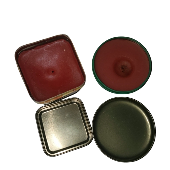 Vintage Christmas tins with candles inside - Picture 4 of 4